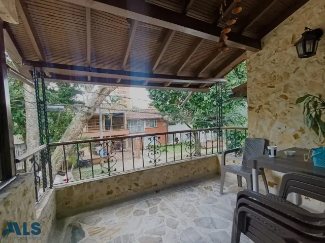 Casa en Medellín en La Palma