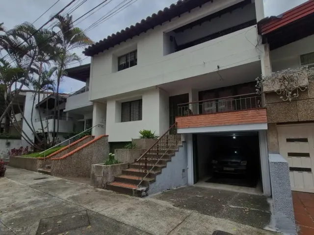 Casa en Medellín en La Castellana