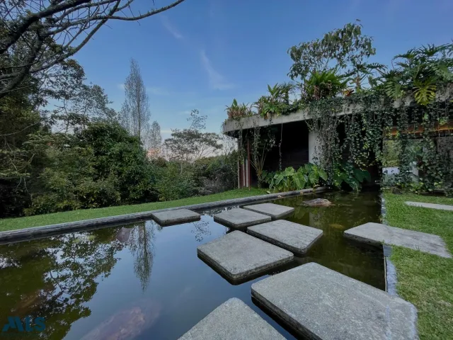 Casa en Envigado en Alto del escobero (Envigado)
