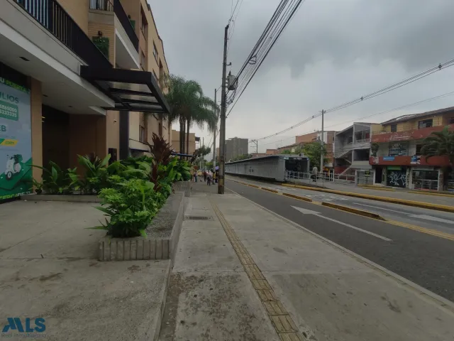 Local Comercial en Medellín en Los Alpes