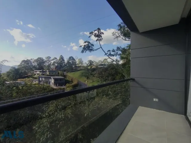 Casa en Envigado en Loma del Escobero