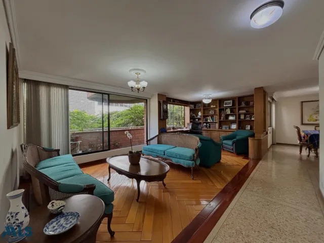 Apartamento en Medellín en Oviedo