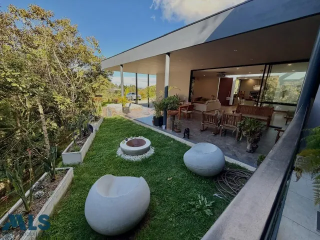 Casa en Envigado en Alto de las Palmas
