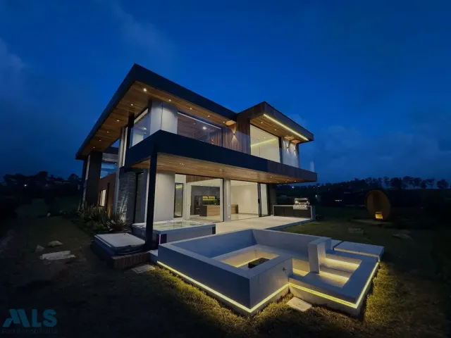 Casa en Envigado en Alto de las Palmas