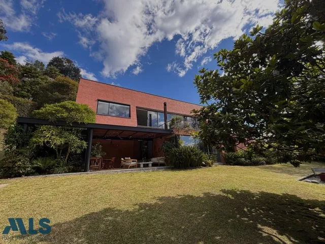 Casa en Medellín en Las Palmas