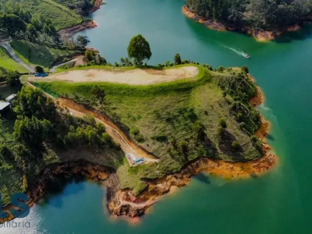 Lote Residencial en El Peñol en Corredor El Peñol - Guatape