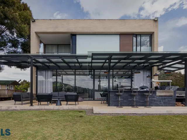 Casa en Envigado en Alto de las Palmas