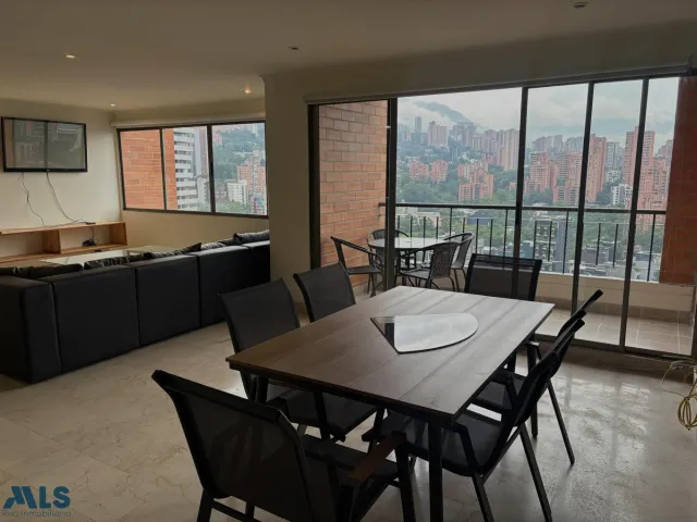 Apartamento en Medellín en Lalinde