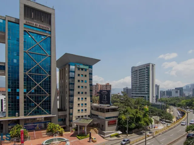 Edificio en Medellín en Los Balsos Nº 1