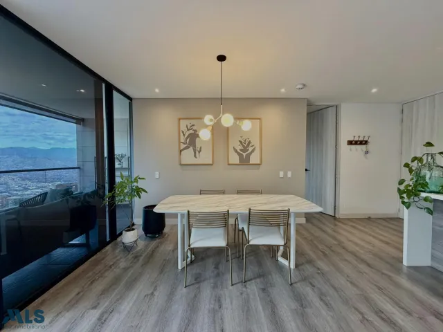 Apartamento en Medellín en Loma Los Gonzalez