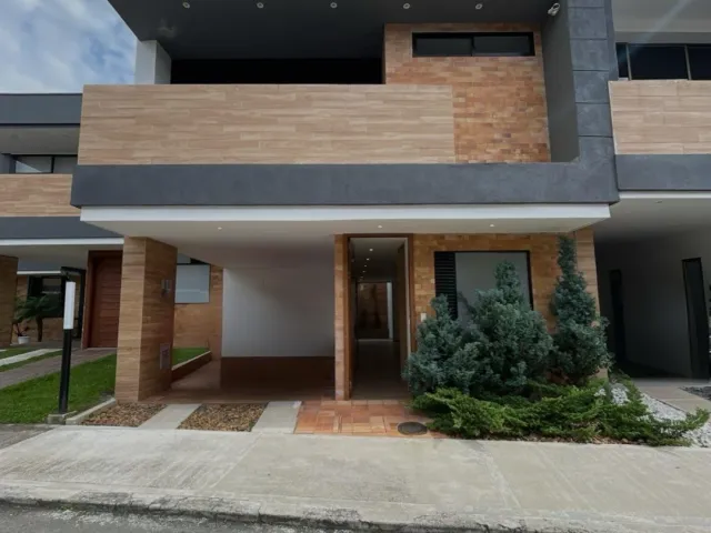 Casa en La Ceja en La Floresta