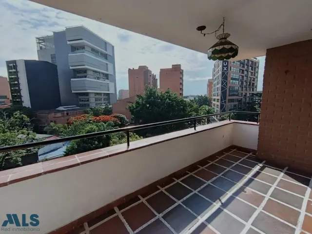 Apartamento en Medellín en Laureles