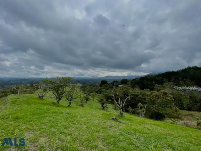Lote Residencial en Rionegro en V. El Capiro (Rionegro)