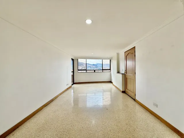 Penthouse Apartment For Sale with Great Potential | La Castellana, Medellín