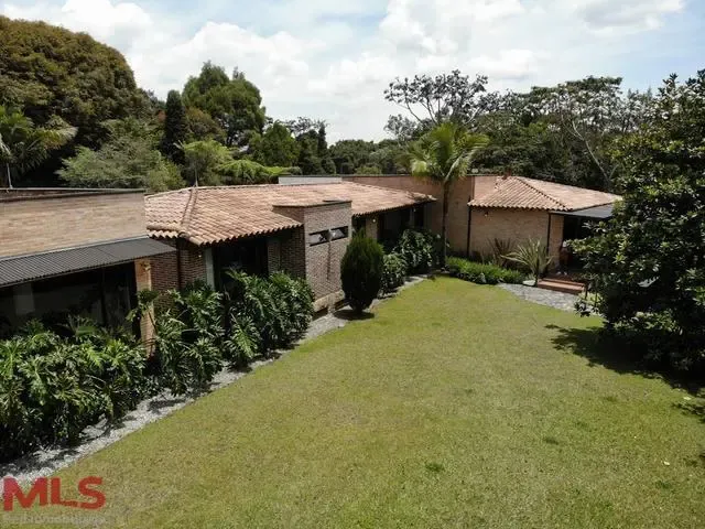 Casa en Envigado en Alto de las Palmas