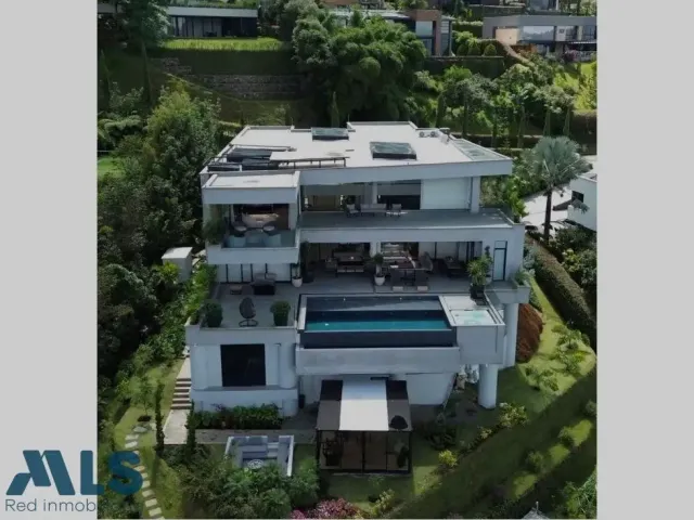 Casa en Envigado en Las palmas