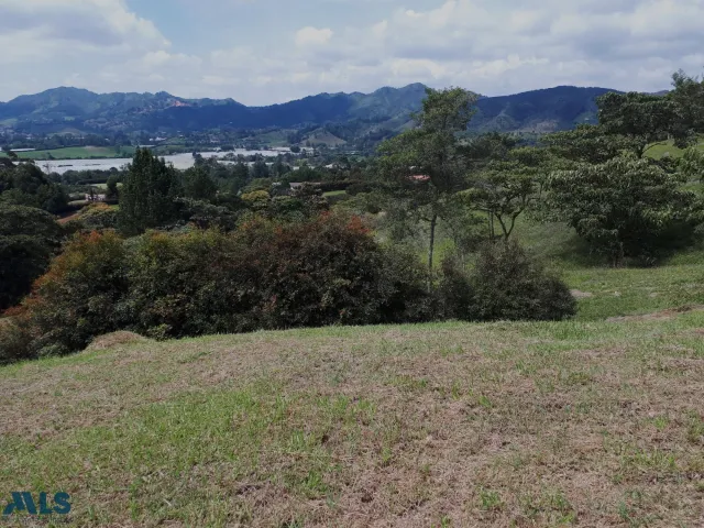Lote Residencial en La Ceja en V. EL Capiro