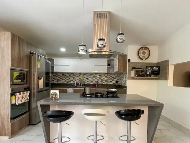 Luxury apartment of 199 m² in Estadio - Newly renovated, no community fees + Close to the 80 metro line.