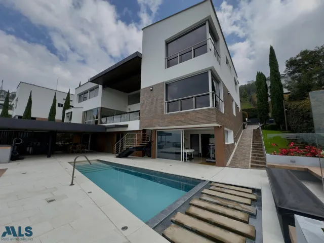 Casa en Medellín en Las Palmas