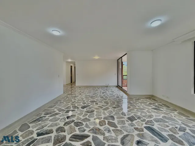 Apartamento en Medellín en Las Lomas Nº 1