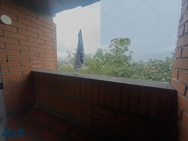 Apartamento en Medellín en Loma de Los Bernal