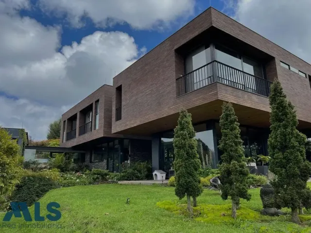 Casa en Envigado en Alto de las Palmas