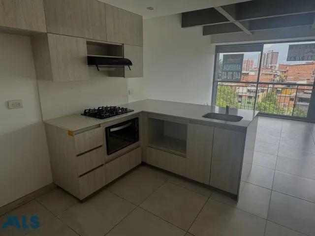 Apartamento en Medellín en Loma de Los Bernal