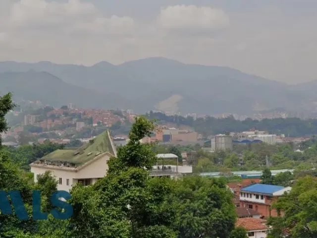 Apartamento en Medellín en Santa Maria de los Angeles