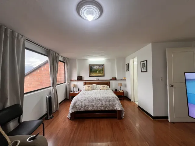 Provenza Penthouse Duplex: Investment Opportunity with Private Terrace & City Views.