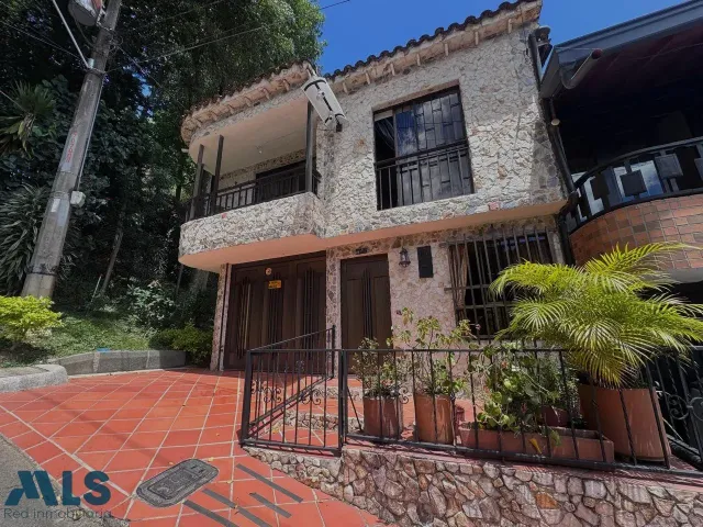 Casa en Envigado en Loma del Barro