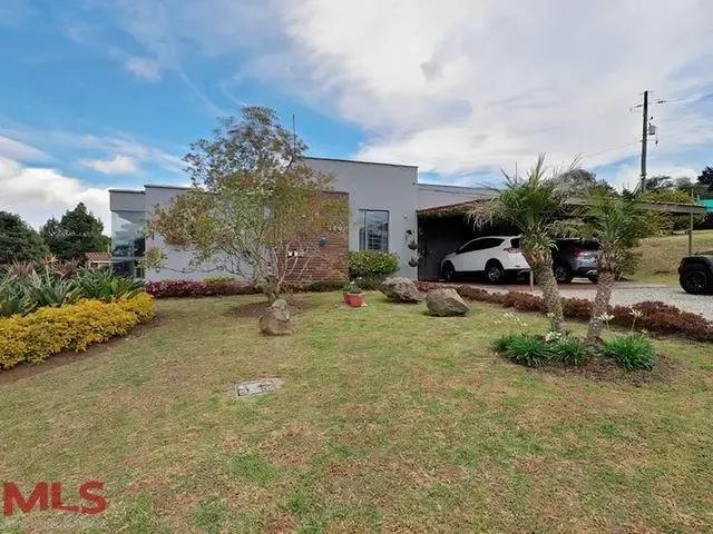 Casa en Envigado en V. Perico
