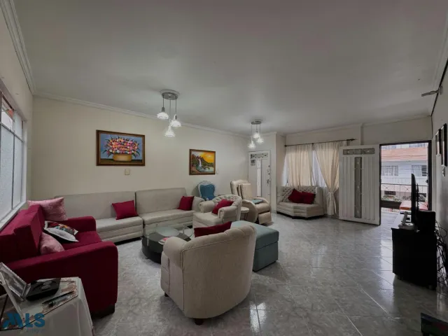 Casa en Medellín en El Rodeo