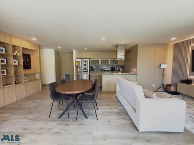 Apartamento en Medellín en Altos del Poblado