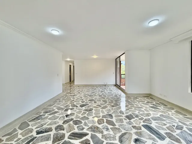 Apartment for Sale in Las Lomas, El Poblado | 143 sqm, 3 Bedrooms & Home Office