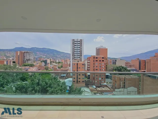 Apartamento en Medellín en Laureles