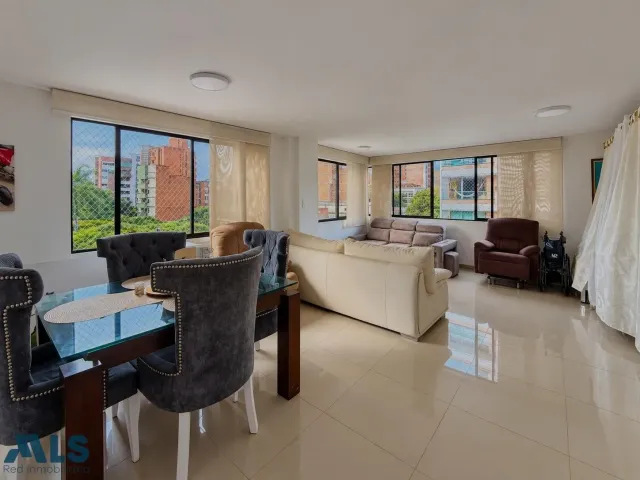 Apartamento en Medellín en Laureles