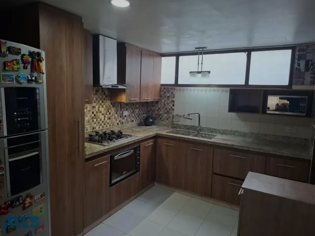 Apartamento en Medellín en Los Colores