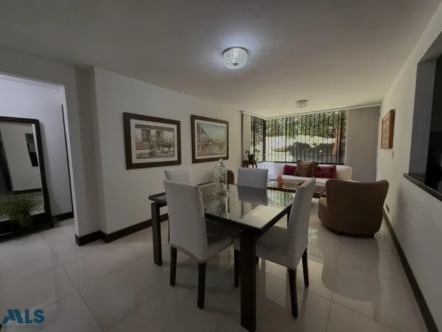 Apartamento en Medellín en Altos del Poblado