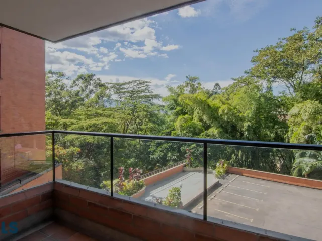 Apartamento en Medellín en El Campestre