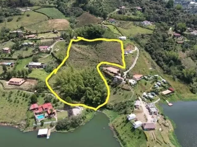 Price Drop: Waterfront Development Ready – Includes 4 Full Engineering Designs & Private Dock Permit Potential in Guatapé.
