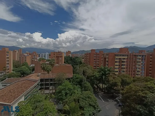 Apartamento en Medellín en Laureles