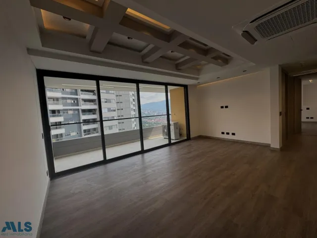 Apartamento en Envigado en Loma de los Mesa