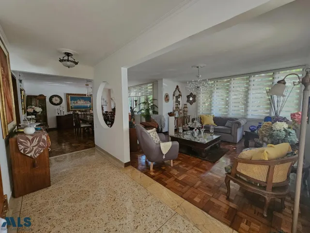 Apartamento en Medellín en Laureles