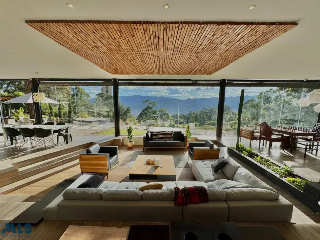 Casa en Medellín en El Poblado