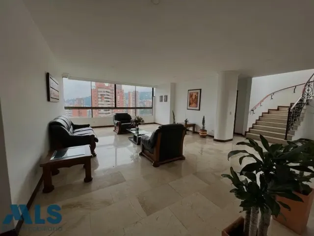 Apartamento en Medellín en El Tesoro