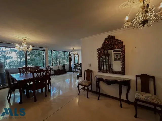 Apartamento en Medellín en Laureles