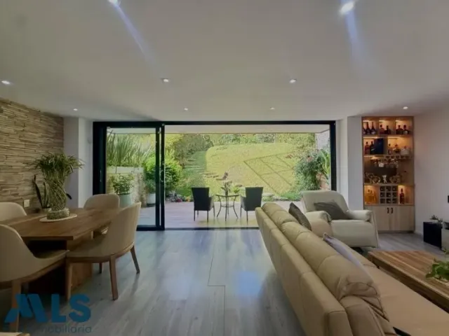 Casa en Envigado en El Esmeraldal