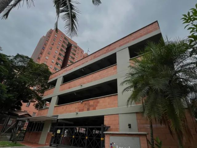 Apartamento en Medellín en Los Colores