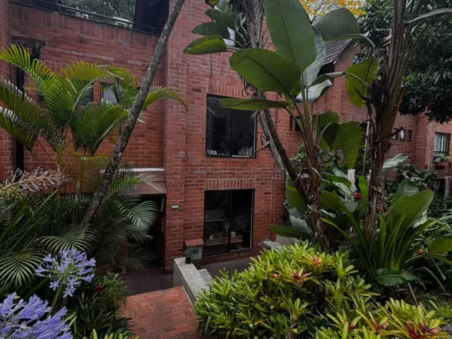 Casa en Envigado en Loma de Las Brujas