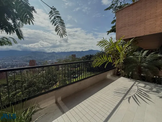 Apartamento en Medellín en Alto de Las Palmas